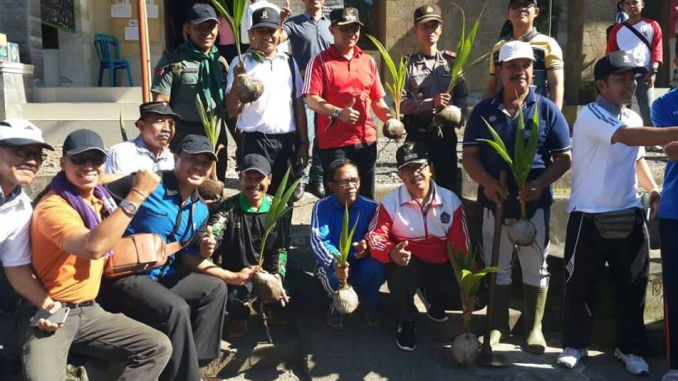 Program Penghijauan PLN Bali Utara di Sepang Kelod